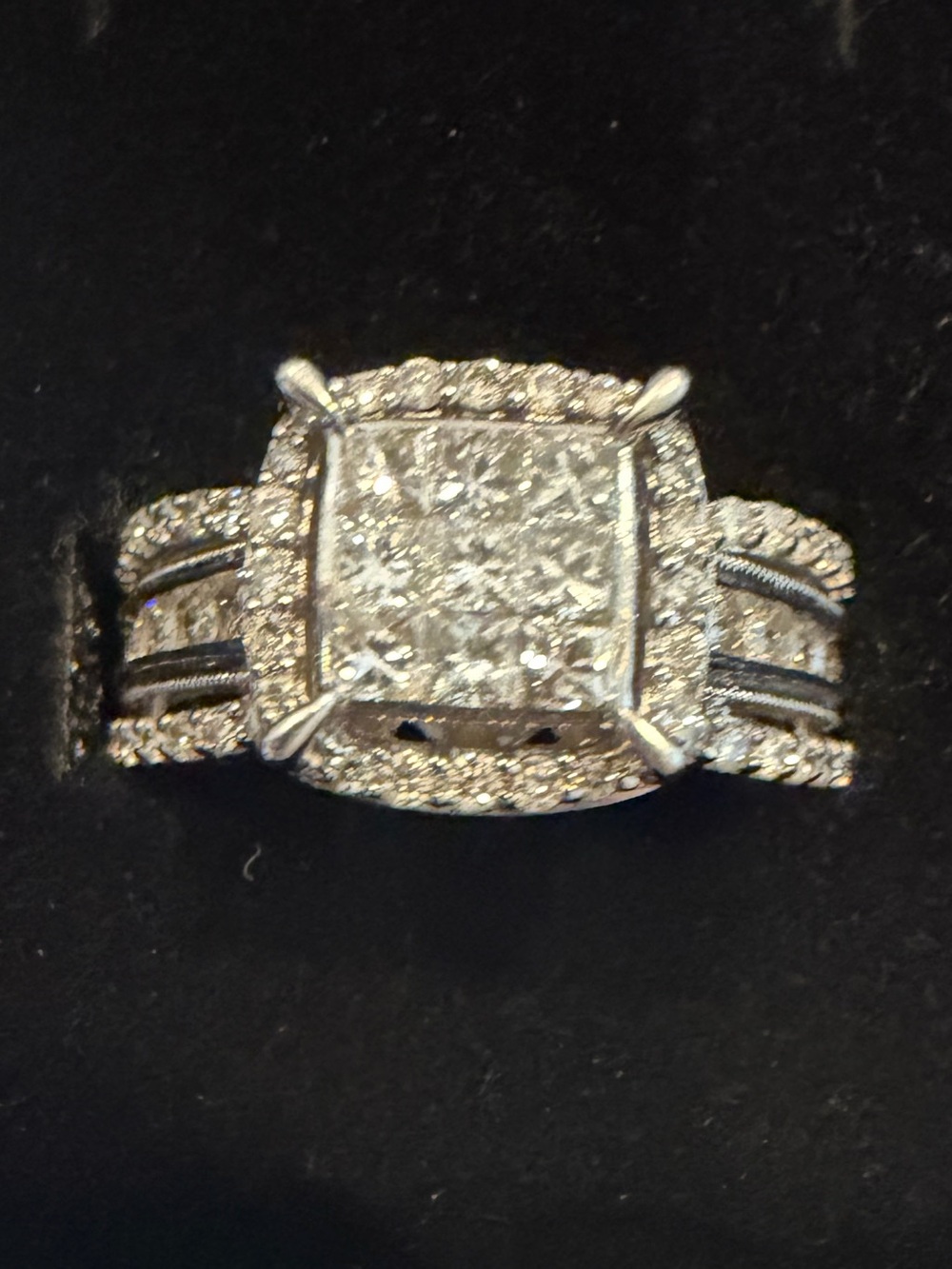 White Gold 1.15 ctw Natural Diamond Halo Ring
